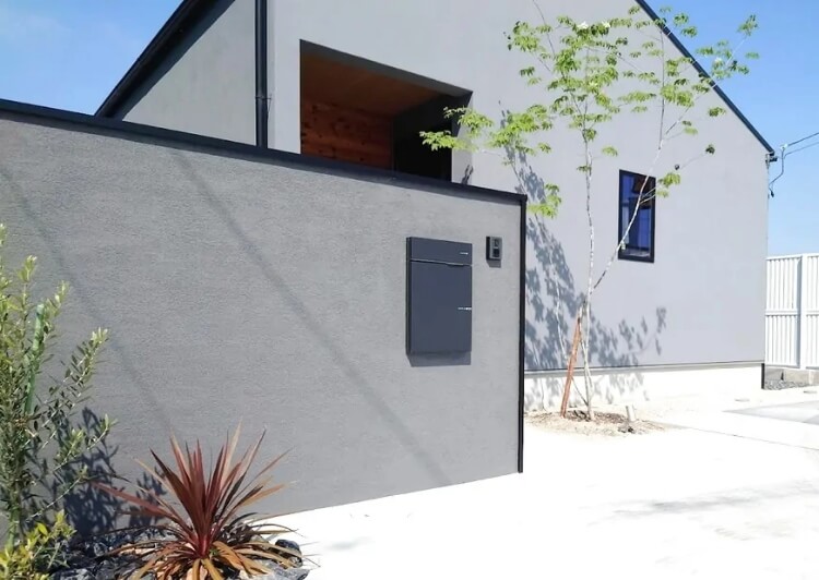 白を基調とした平屋