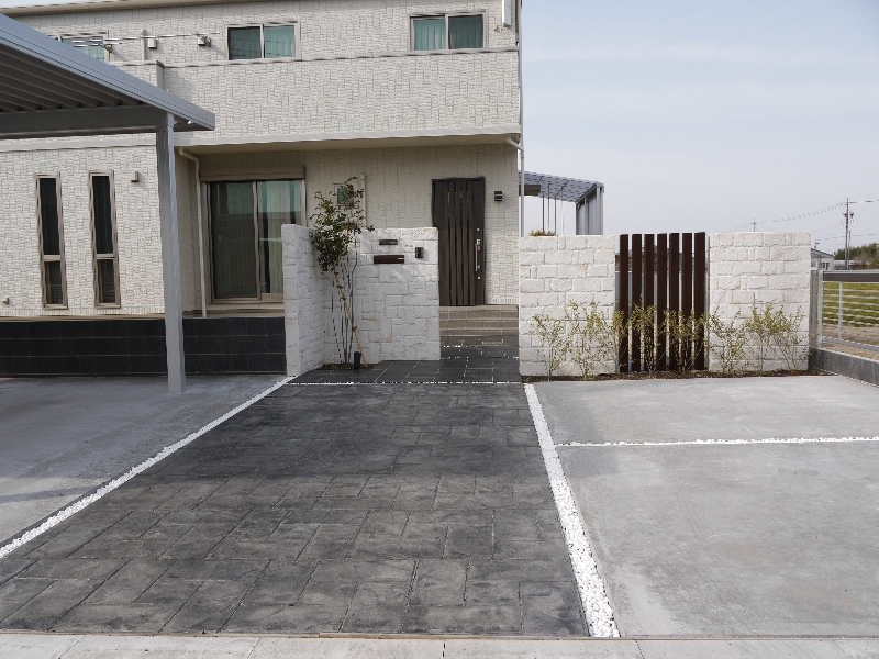 クールな雰囲気のオープン外構