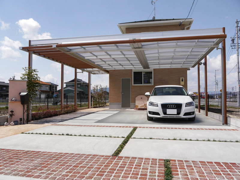 濡れずにカーポートから玄関まで行けるエクステリア