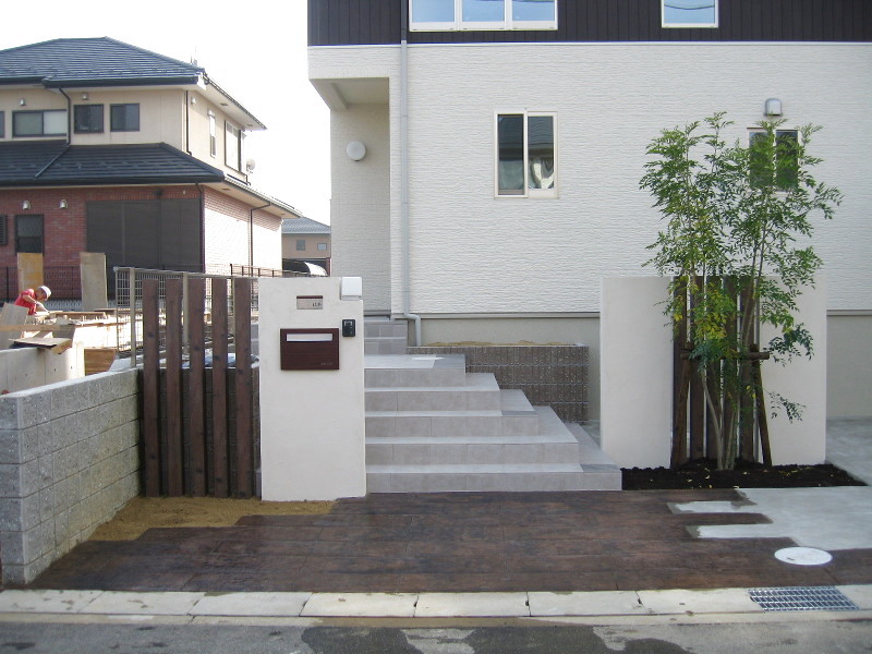 2方向へ降りられる使い勝手の良い階段