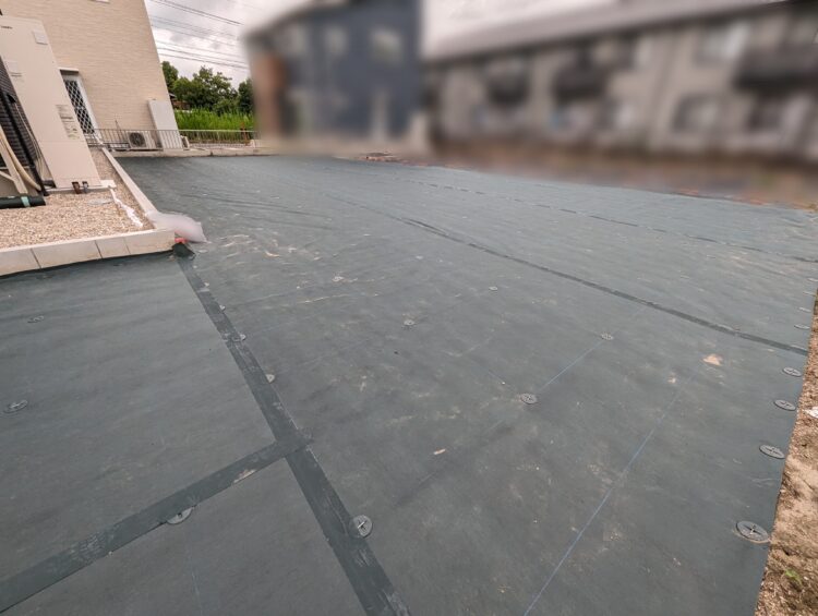 愛西市　ザバーン防草シート350　施工例