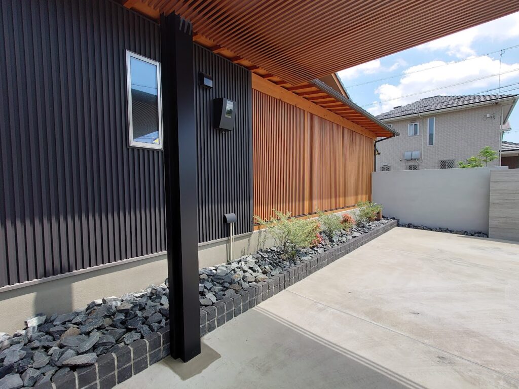 エクステリアを引き立たせる【割栗石】