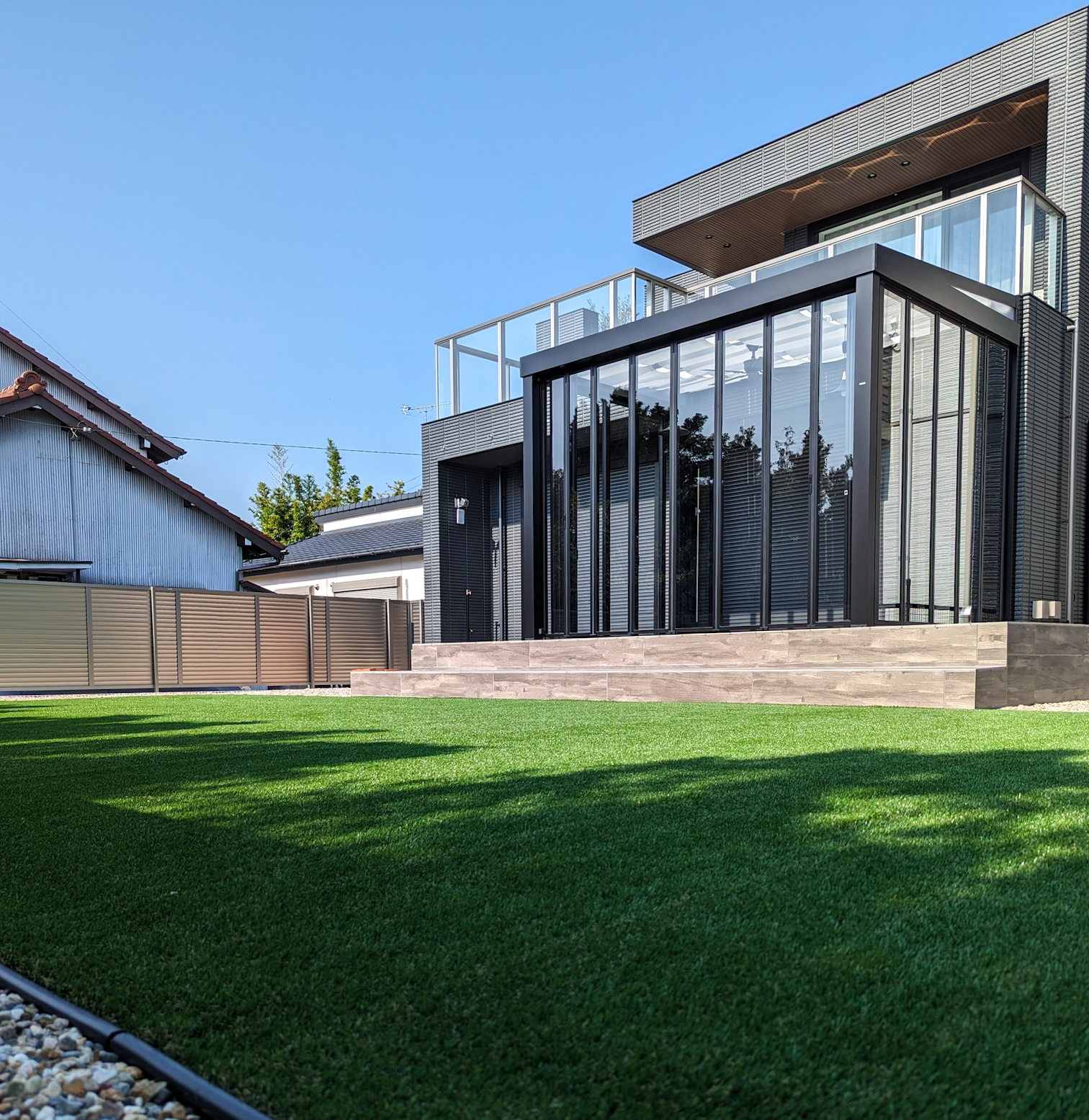 お部屋と庭を繋ぐセカンドリビング