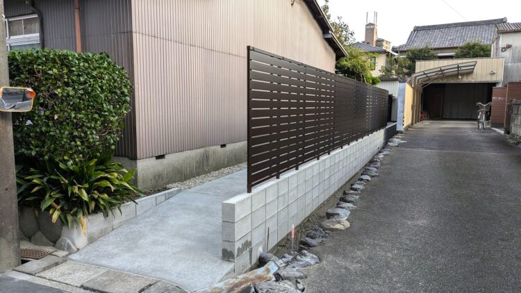 津島市　生垣をフェンスへ外構リフォーム