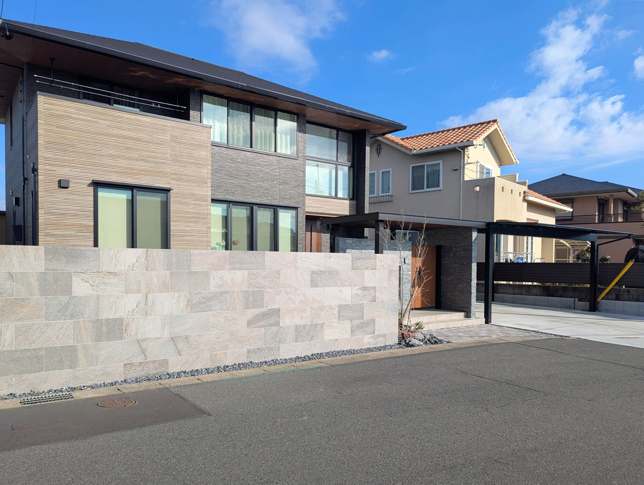 愛知県愛西市 外壁 ご家族のプライベート空間を守る外からの視線を配慮した壁