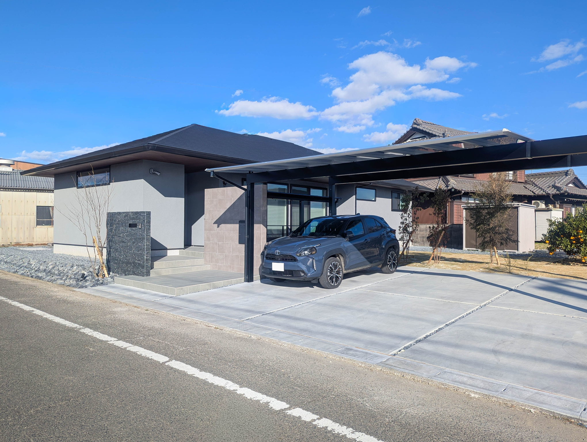 愛知県愛西市 カーポート 三協アルミスカイリード梁延長タイプ