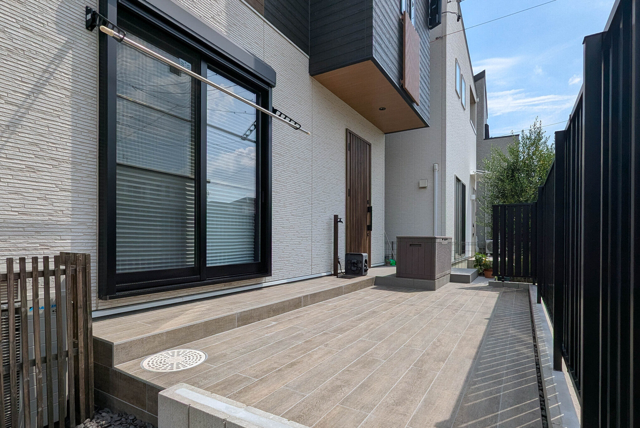 既存のお庭をもっと使いやすくアップデート　ウッド調タイル　北名古屋市
